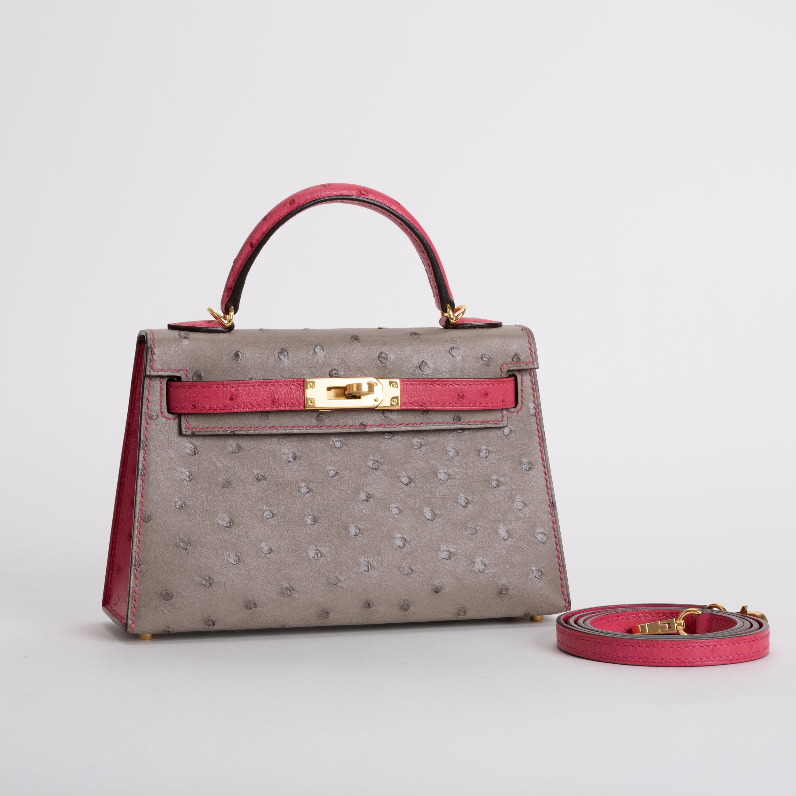 MINI KELLY II (20) OSTRICH LEATHER HORSESHOE STAMP (HSS) BI-COLOR GRIS ASPHALTE & ROSE TYRIEN WITH GOLD HARDWARE (GHW)