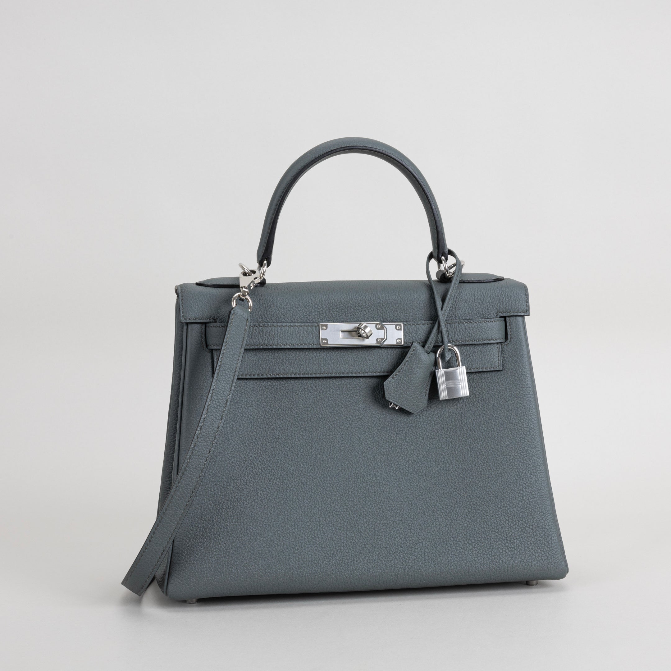 KELLY 28 TOGO LEATHER VERT AMANDE WITH PALLADIUM HARDWARE (PHW)