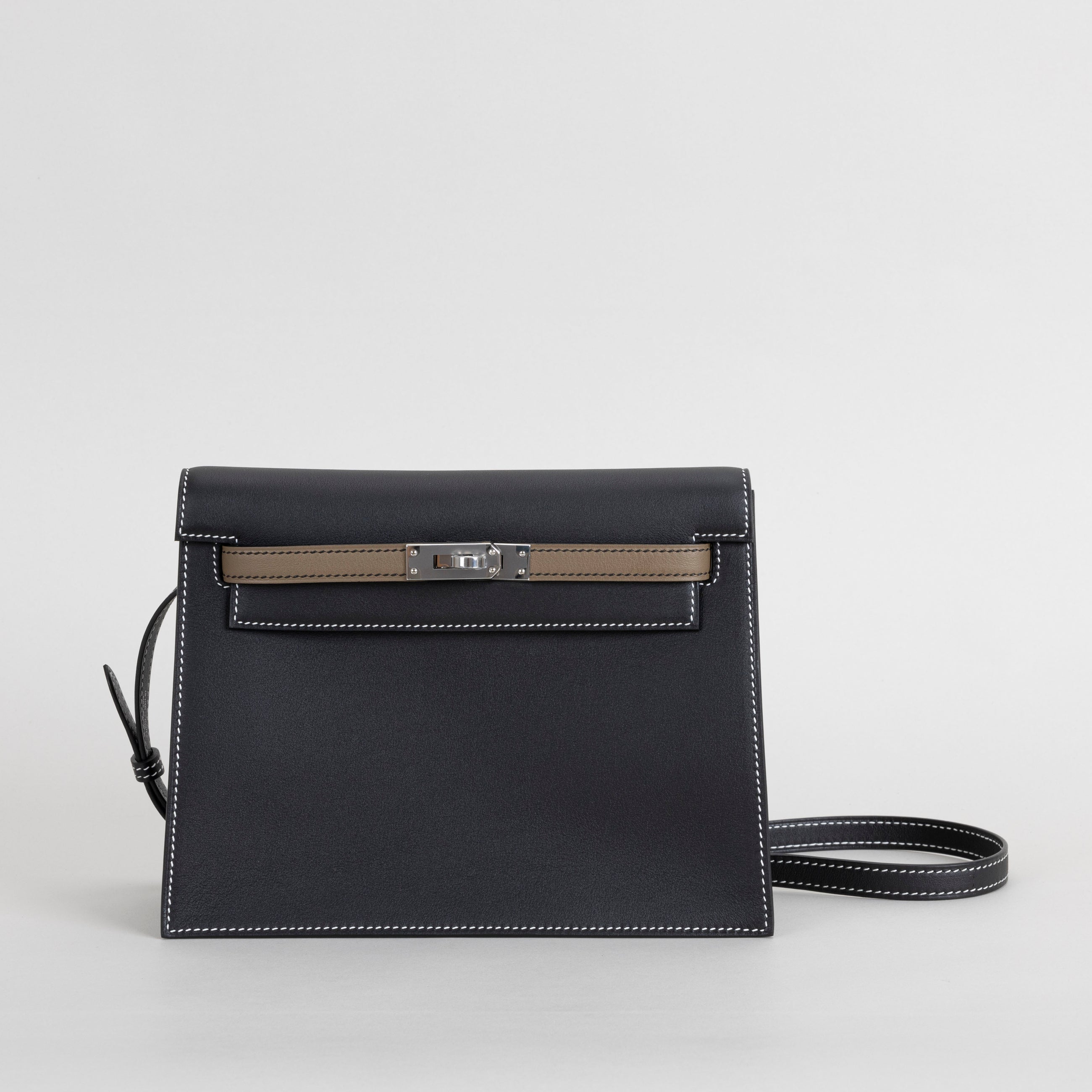 KELLY DANSE EVERCOLOR LEATHER HORSESHOE STAMP (HSS) BI-COLOR NOIR (BLACK) & ETOUPE WITH PALLADIUM HARDWARE (PHW)