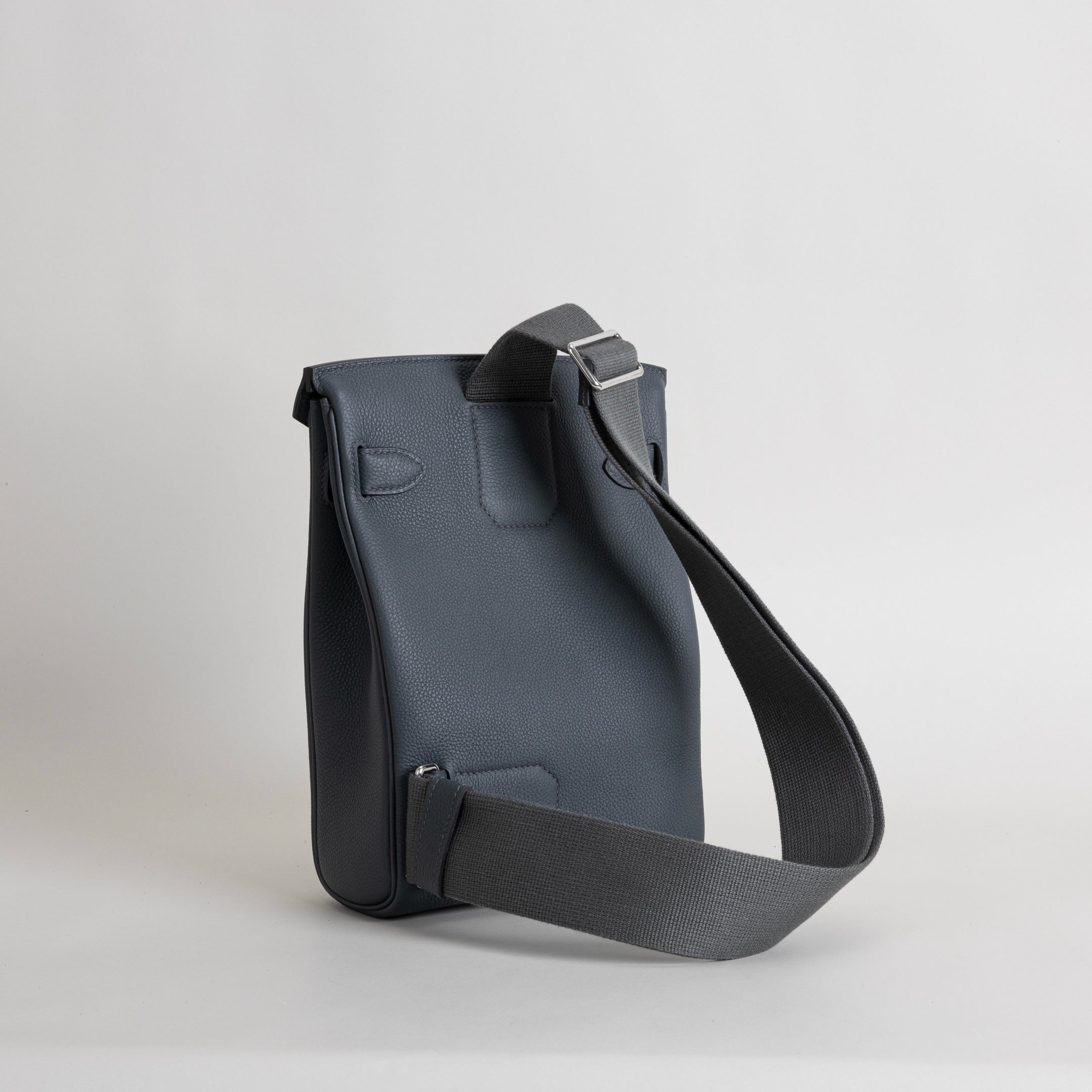 HAC A DOS TOGO LEATHER GRIS MISTY WITH PALLADIUM HARDWARE (PHW)