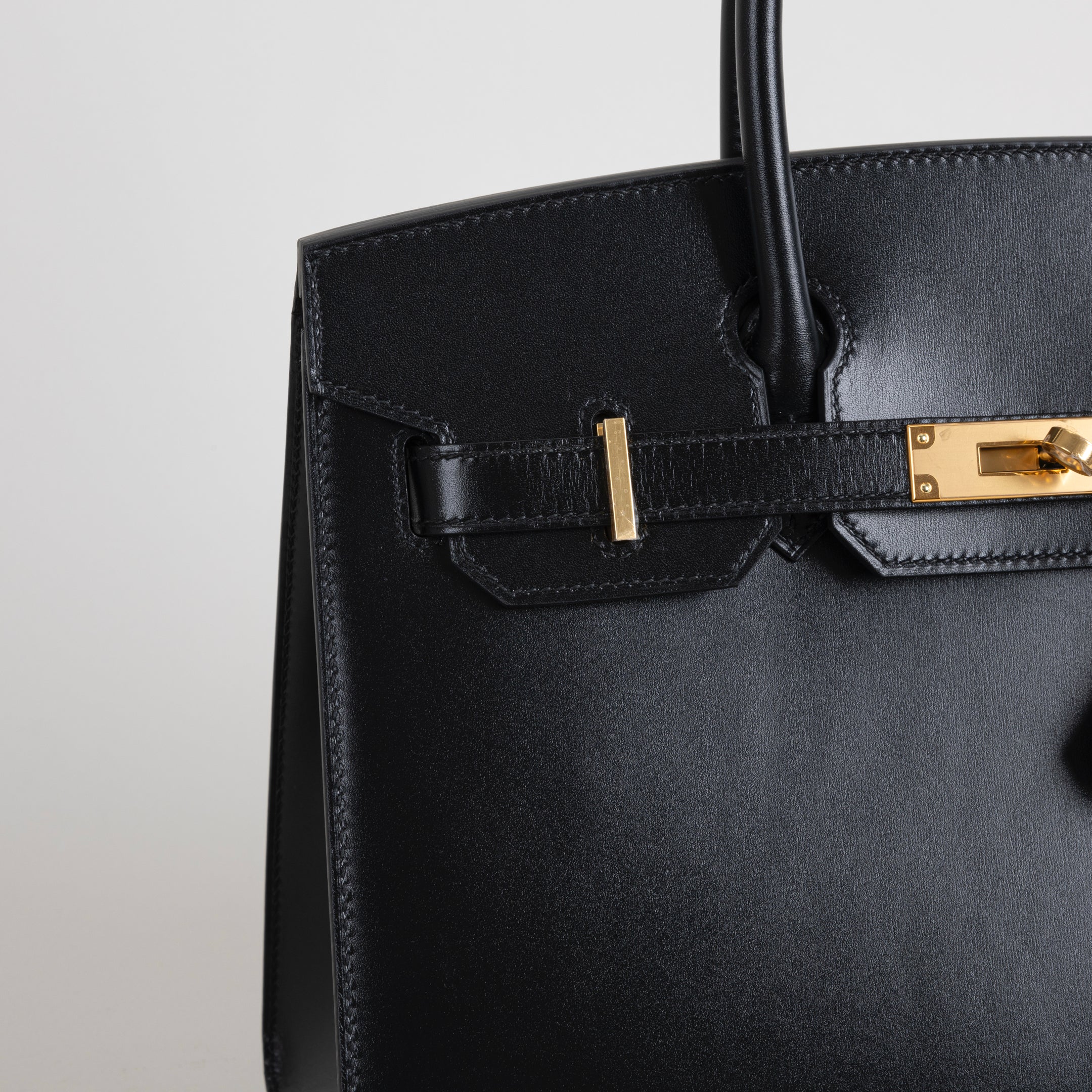 BIRKIN 30 (SELLIER SHAPE) BLACK BOX CALF LEATHER WITH GOLD HARDWARE (GHW)