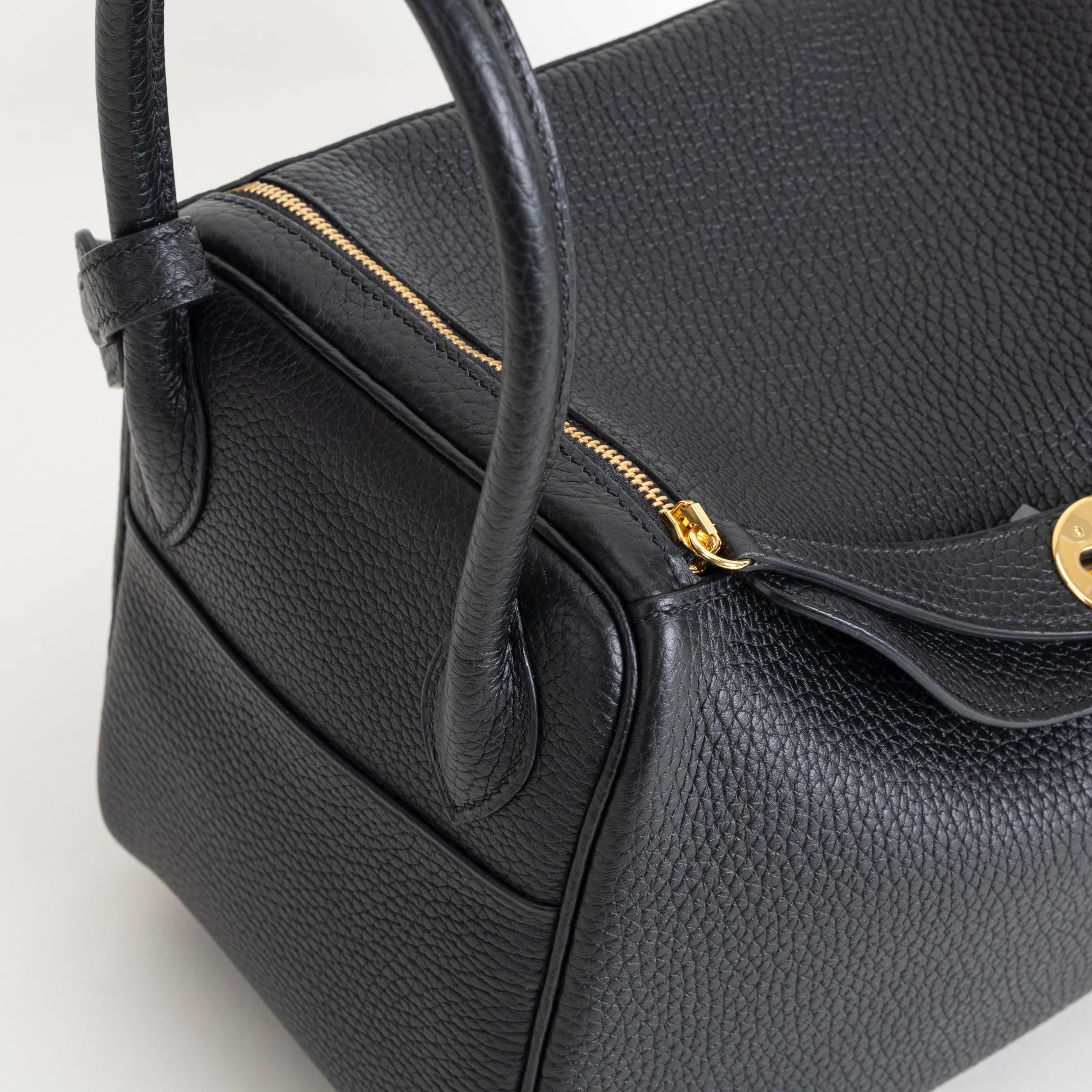 LINDY 26 CLEMENCE LEATHER NOIR (BLACK) WITH GOLD HARDWARE (GHW)