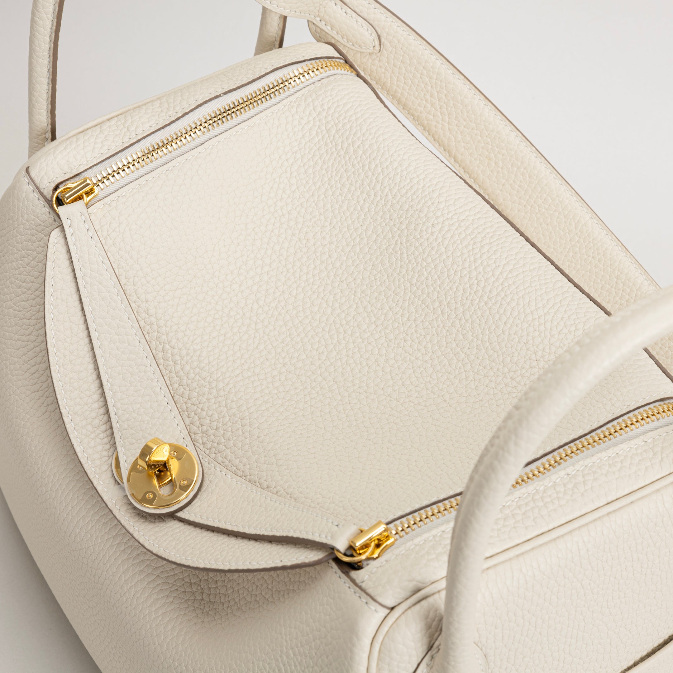 LINDY 26 CLEMENCE LEATHER BETON WITH GOLD HARDWARE (GHW)