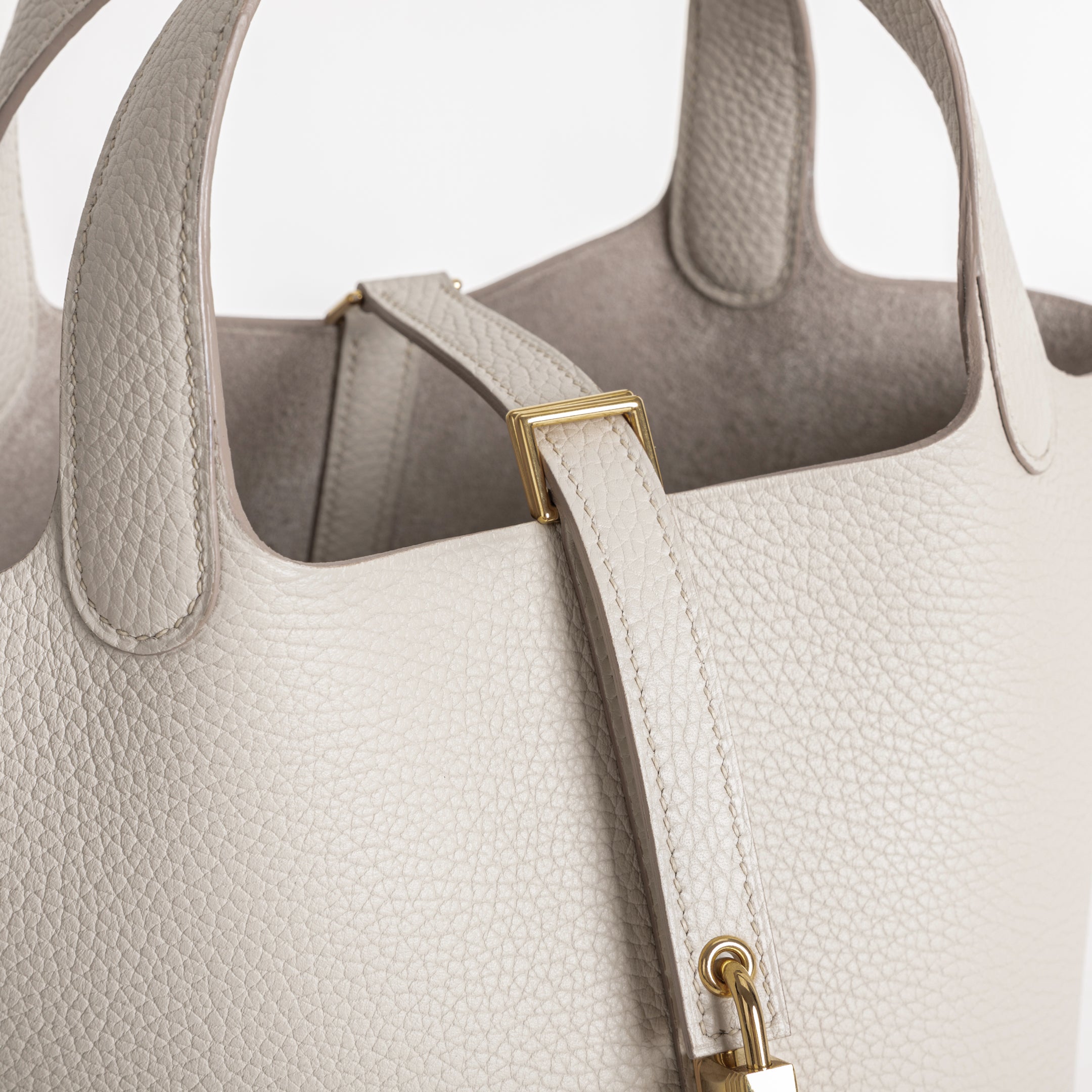 PICOTIN 18 LOCK CLEMENCE LEATHER BETON WITH GOLD HARDWARE (GHW)