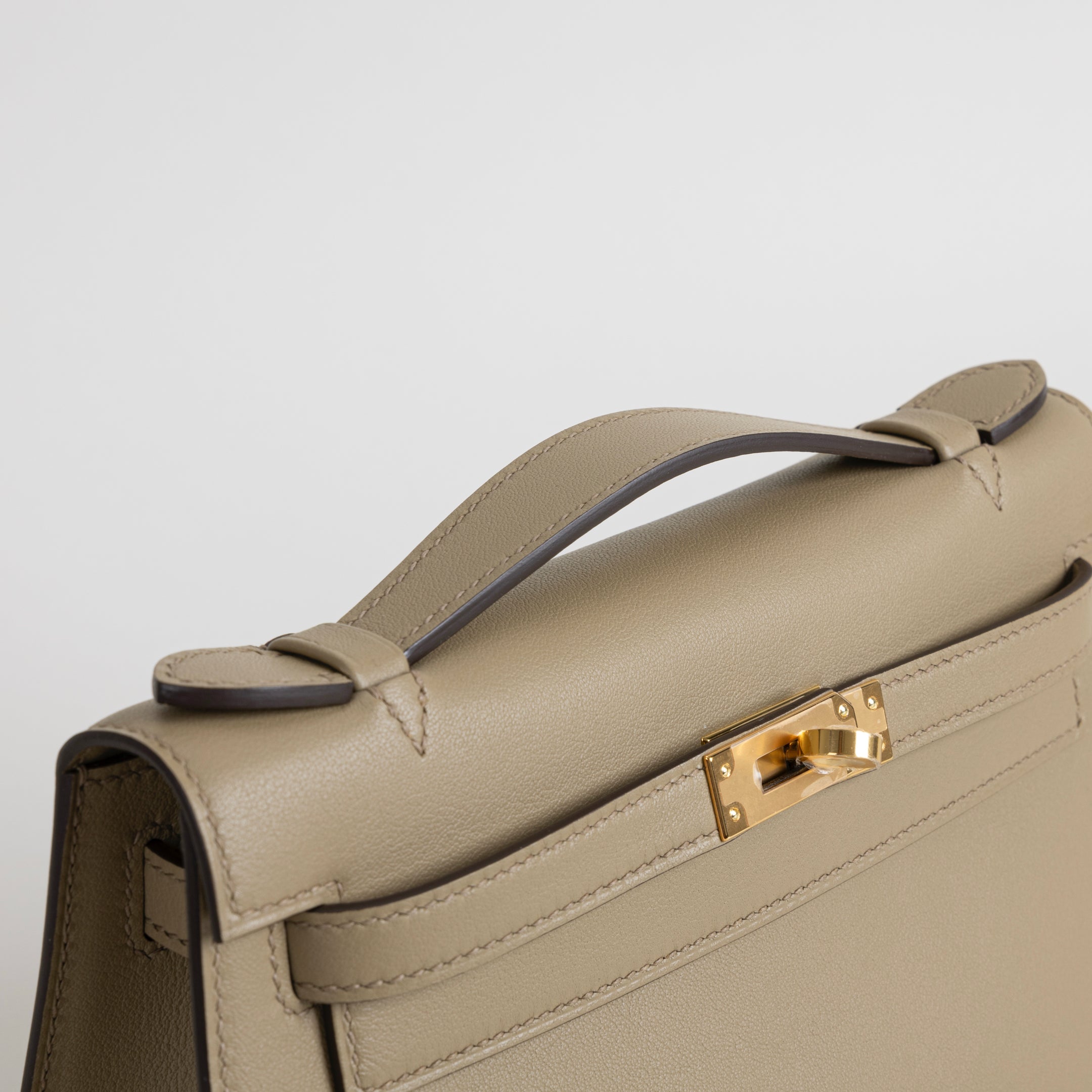 KELLY POCHETTE SWIFT LEATHER BEIGE MARFA WITH GOLD HARDWARE (GHW)