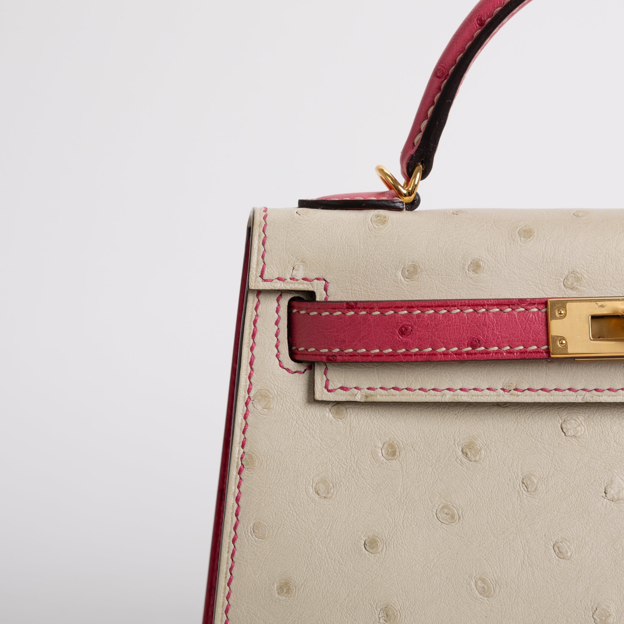 MINI KELLY II (20) OSTRICH LEATHER HORSESHOE STAMP (HSS) BI-COLOR PARCHEMIN & ROSE TYRIEN WITH GOLD HARDWARE (GHW)