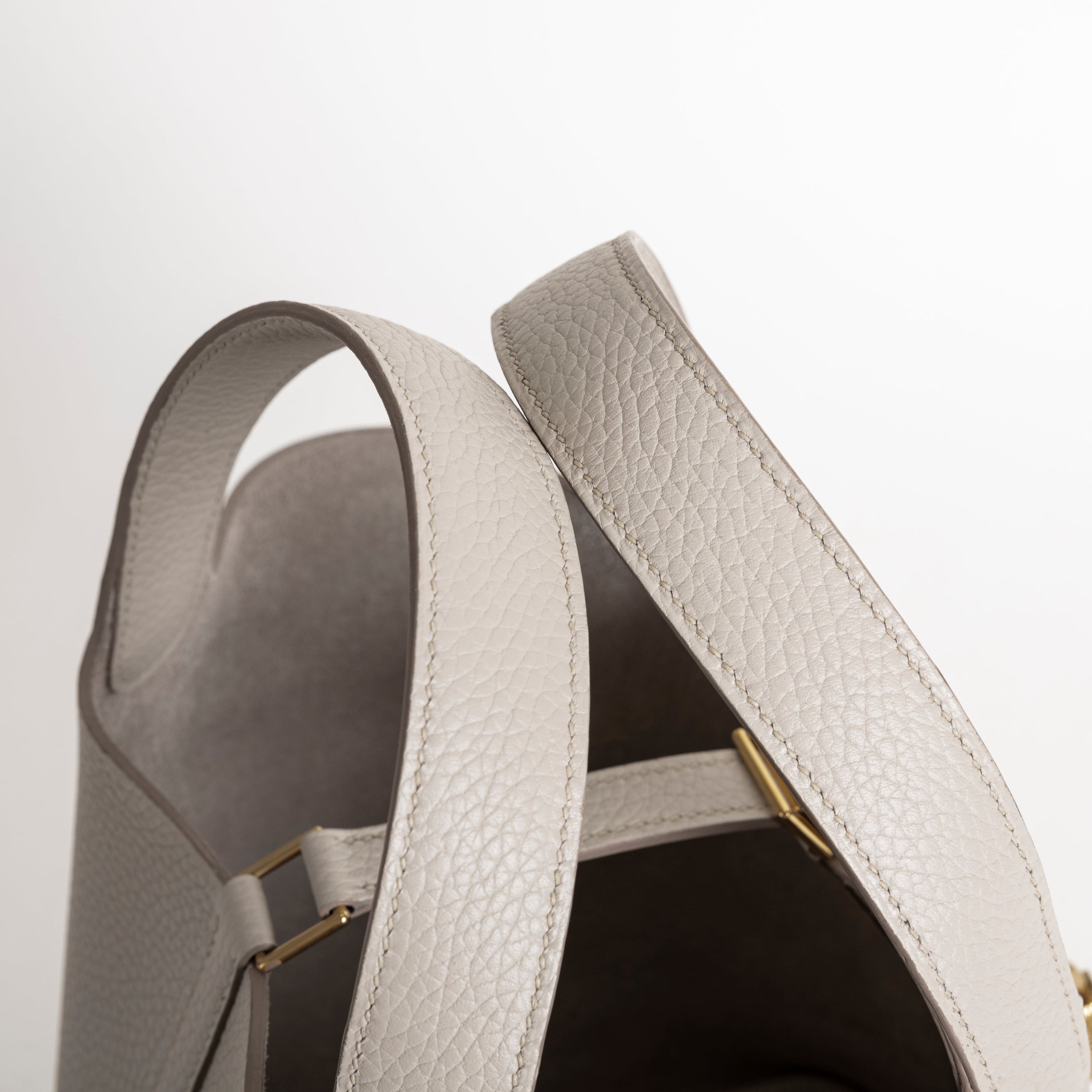 PICOTIN 18 LOCK CLEMENCE LEATHER BETON WITH GOLD HARDWARE (GHW)