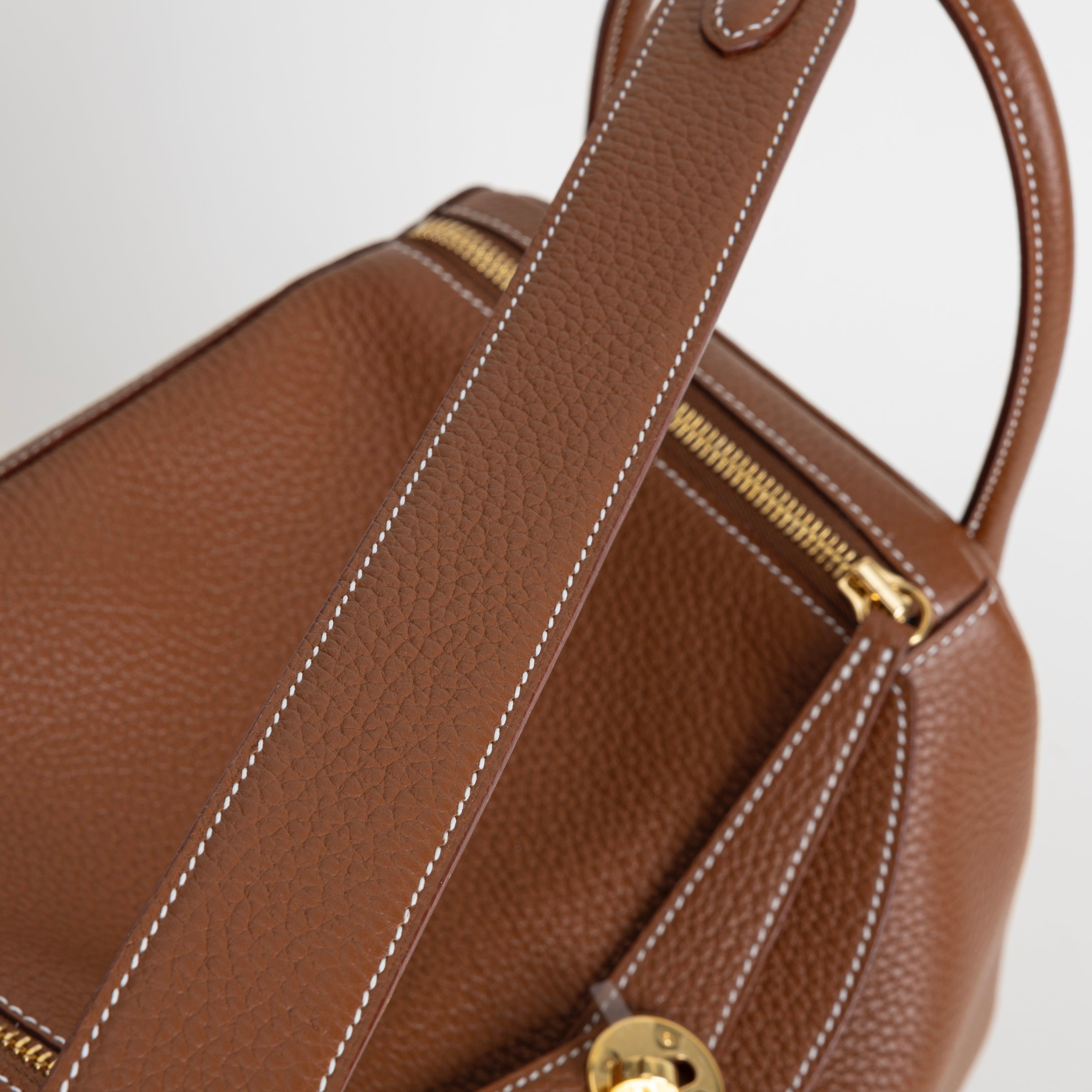 LINDY 30 CLEMENCE LEATHER GOLD WITH GOLD HARDWARE (GHW)