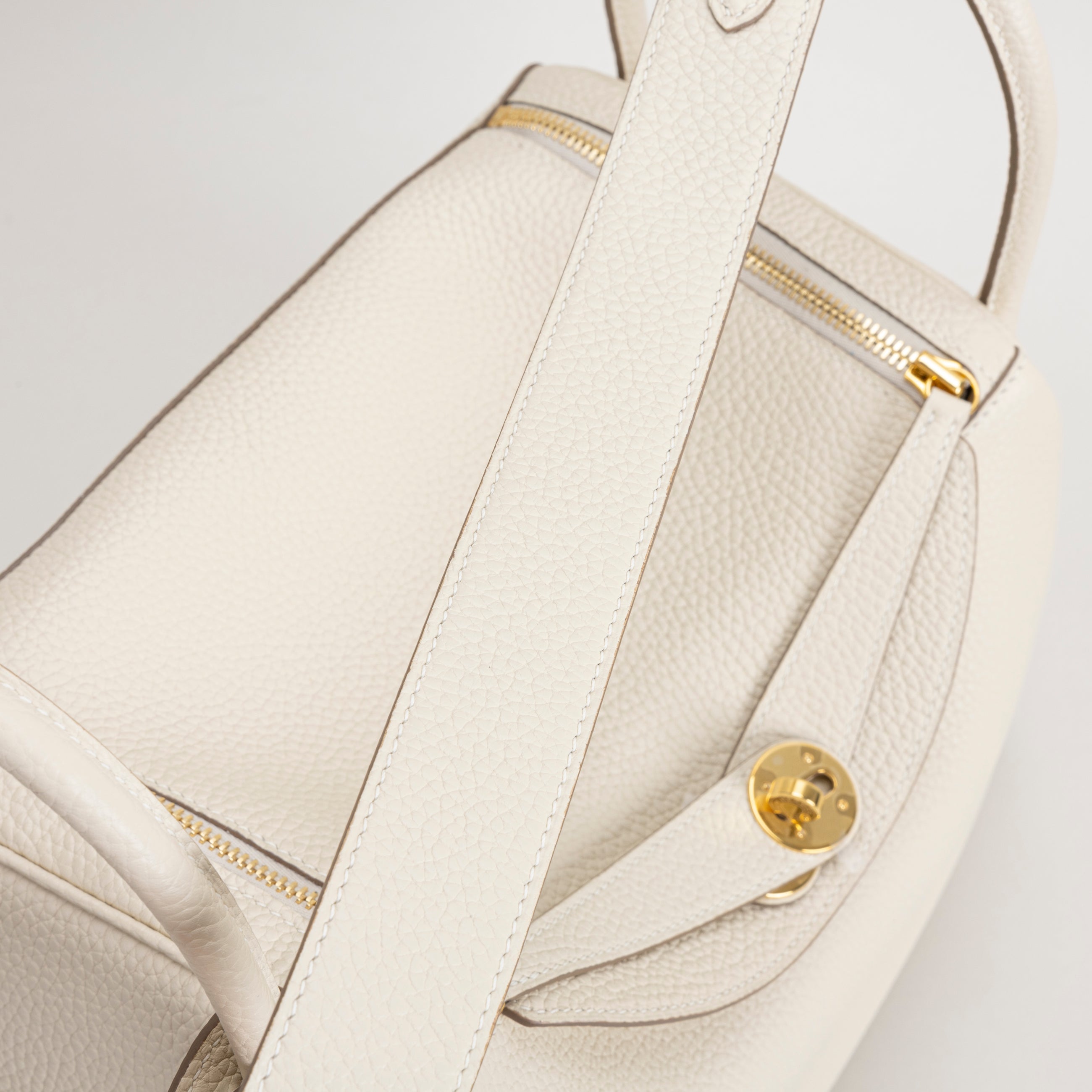 LINDY 26 CLEMENCE LEATHER BETON WITH GOLD HARDWARE (GHW)