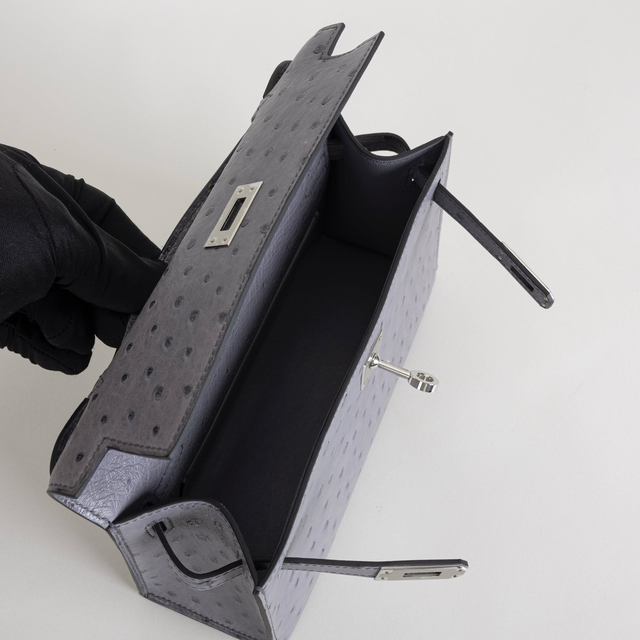 KELLY POCHETTE OSTRICH LEATHER GRIS AGATE WITH PALLADIUM HARDWARE (PHW)