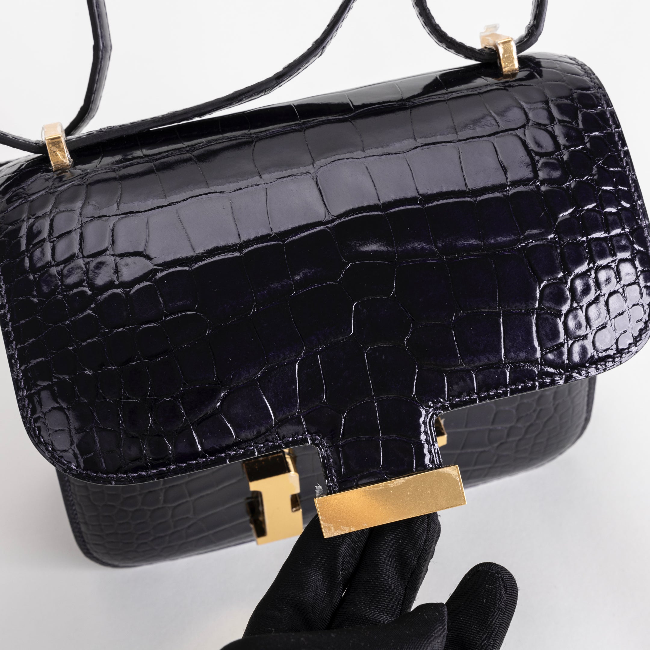 CONSTANCE 18 (MINI) SHINY MISSISSIPPIENSIS ALLIGATOR LEATHER NOIR (BLACK) WITH GOLD HARDWARE (GHW)