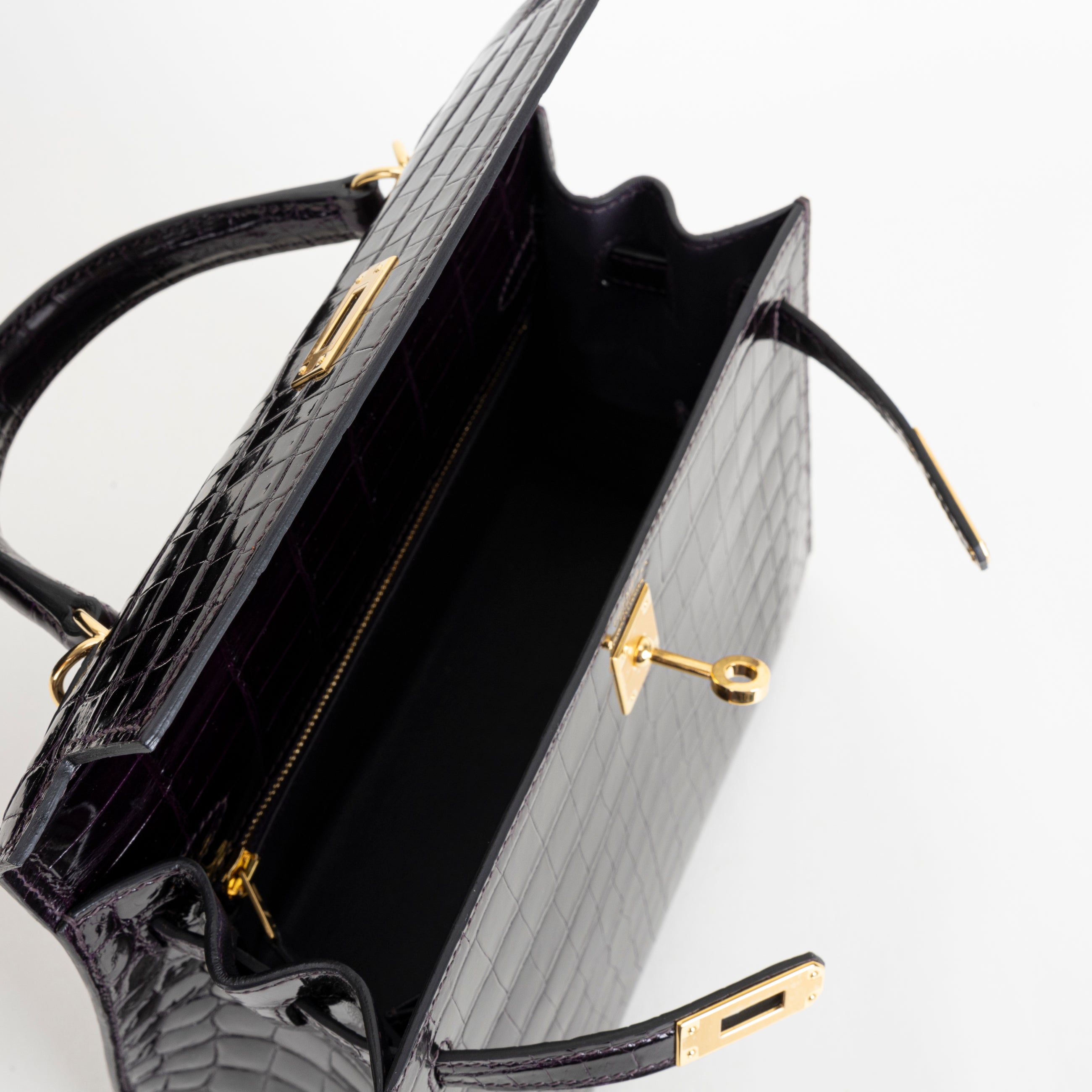 KELLY 25 SHINY (LISSE) NILOTICUS CROCODILE LEATHER CASSIS WITH GOLD HARDWARE (GHW)