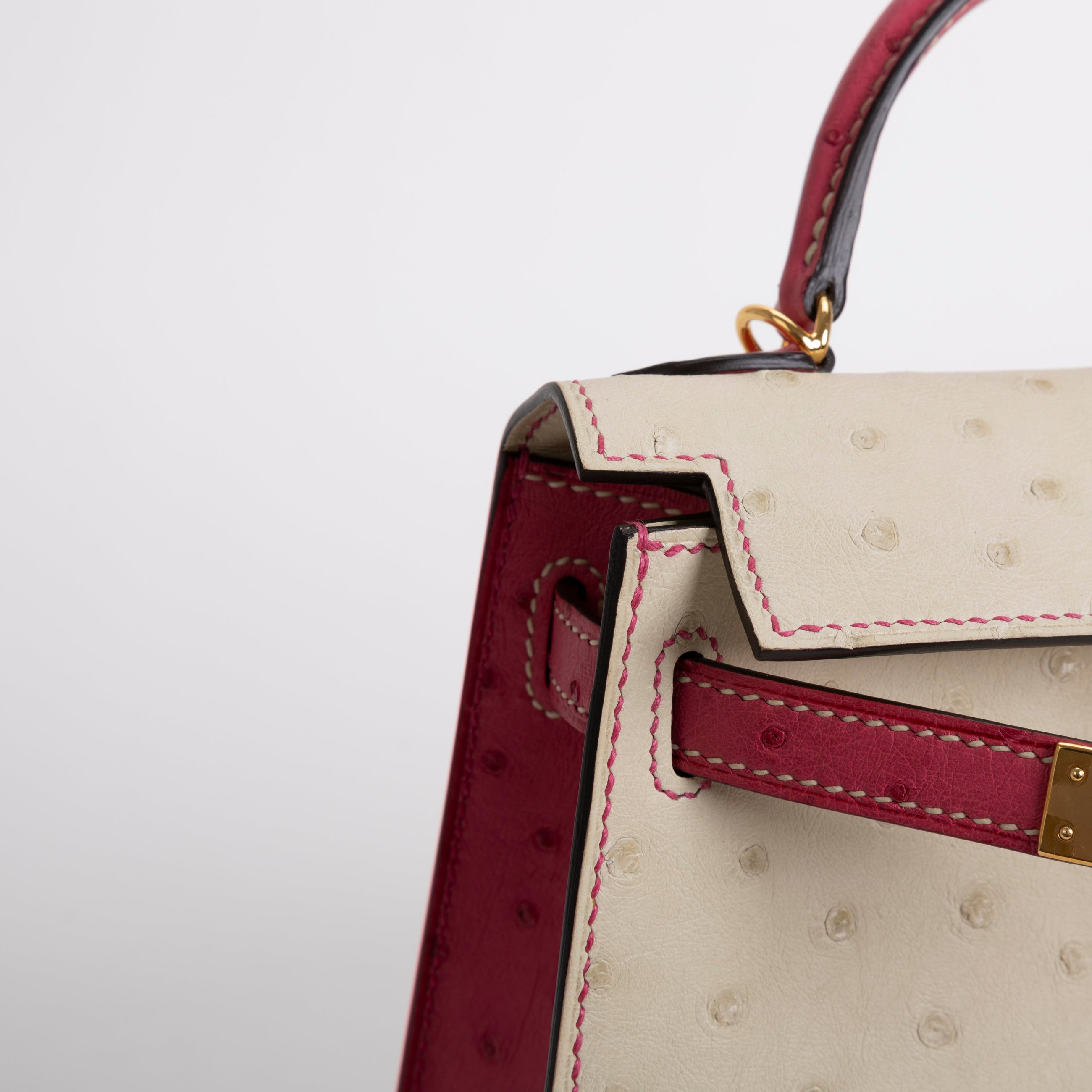 MINI KELLY II (20) OSTRICH LEATHER HORSESHOE STAMP (HSS) BI-COLOR PARCHEMIN & ROSE TYRIEN WITH GOLD HARDWARE (GHW)