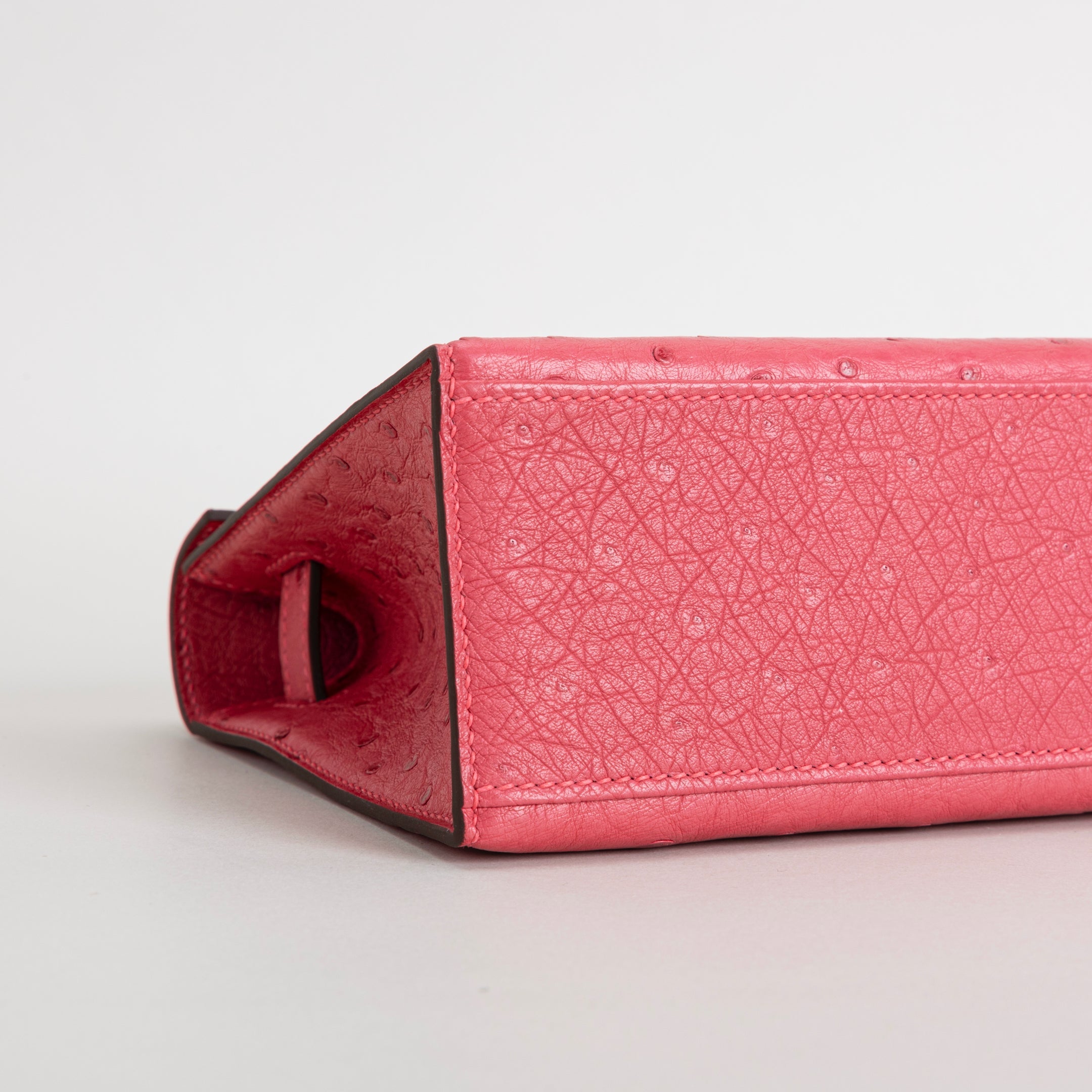 KELLY POCHETTE OSTRICH LEATHER ROSE TYRIEN WITH GOLD HARDWARE (GHW)