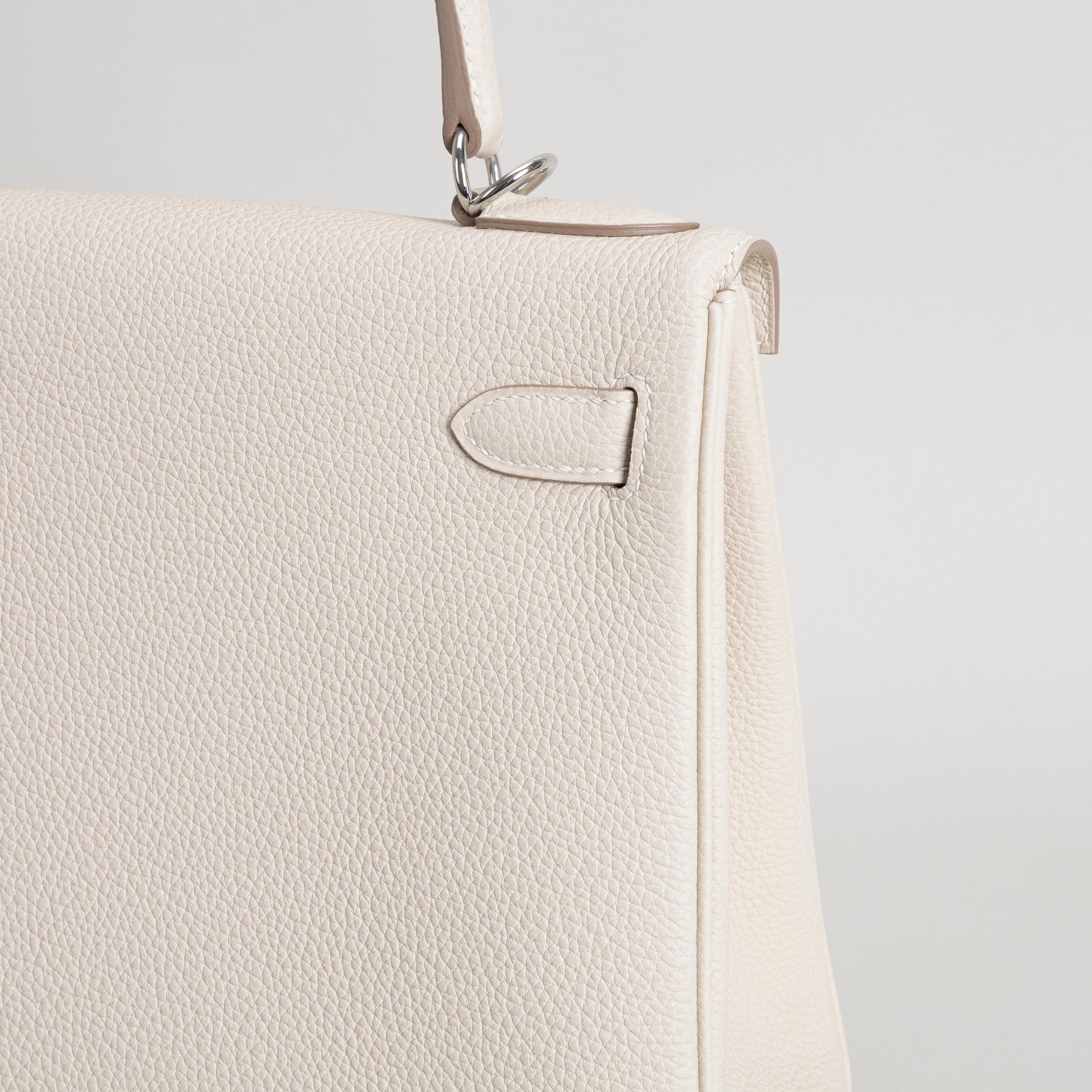 KELLY 28 TOGO LEATHER CRAIE WITH PALLADIUM HARDWARE (PHW)