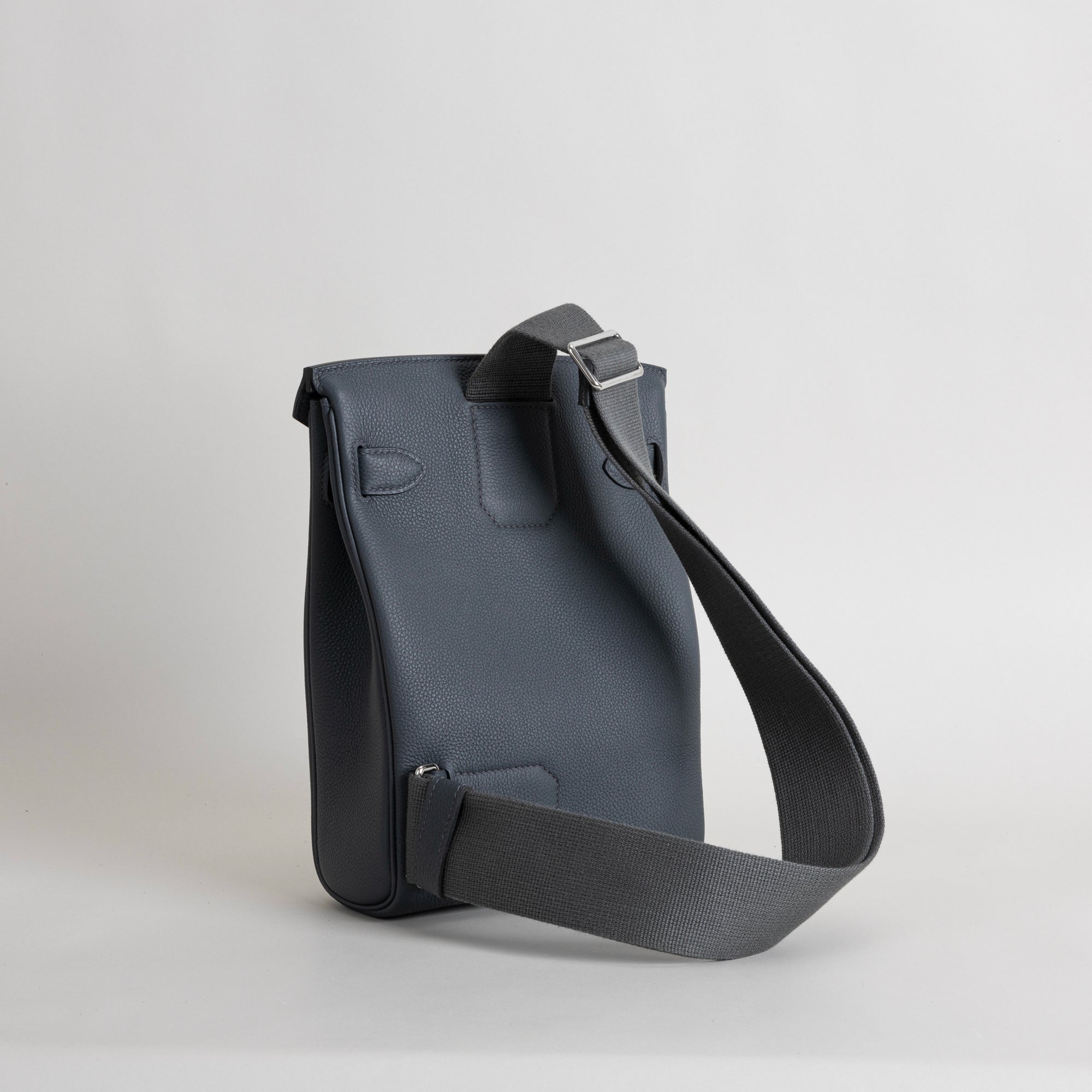 HAC A DOS TOGO LEATHER GRIS MISTY WITH PALLADIUM HARDWARE (PHW)