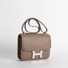 CONSTANCE 24 EPSOM LEATHER ETOUPE WITH PALLADIUM HARDWARE (PHW)