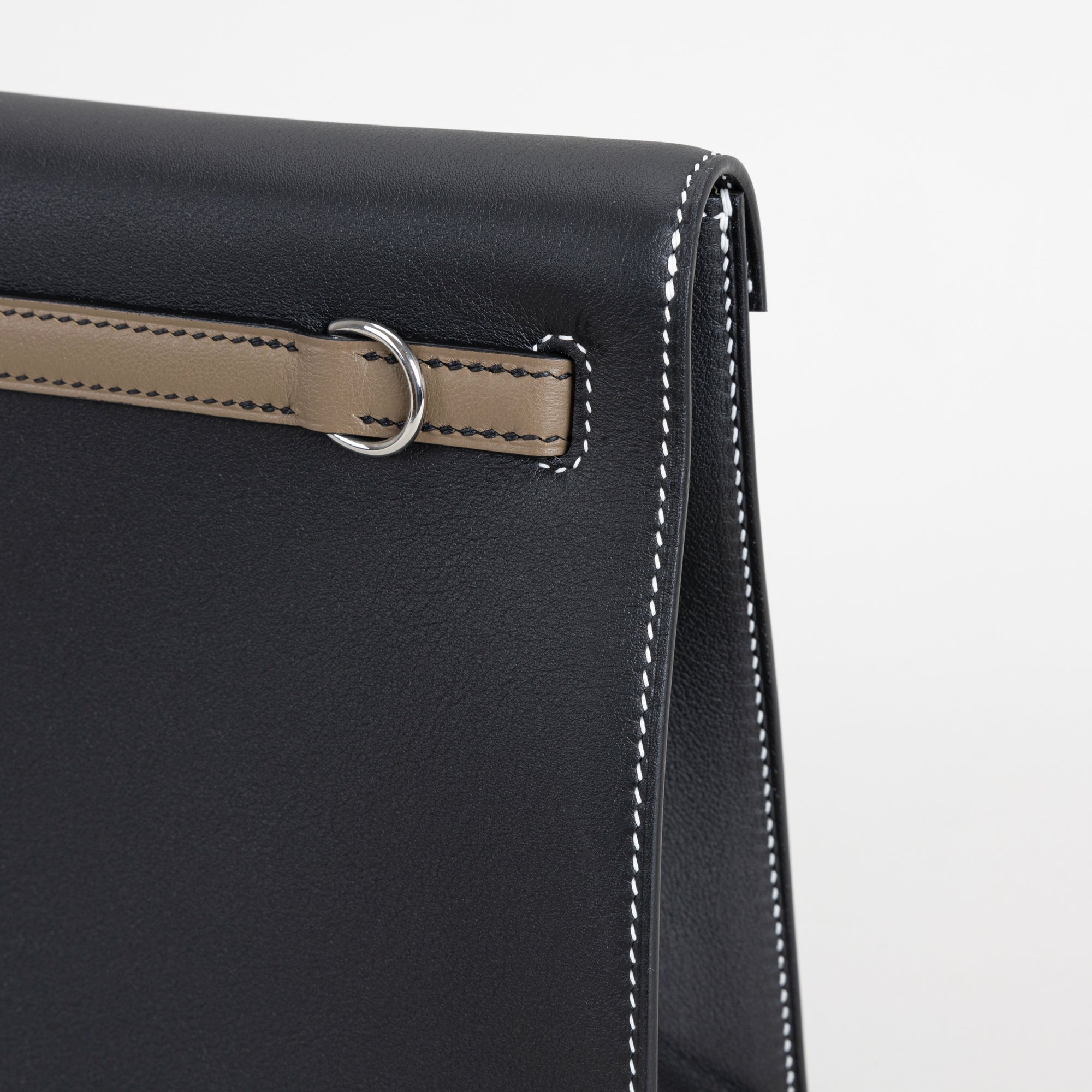 KELLY DANSE EVERCOLOR LEATHER HORSESHOE STAMP (HSS) BI-COLOR NOIR (BLACK) & ETOUPE WITH PALLADIUM HARDWARE (PHW)