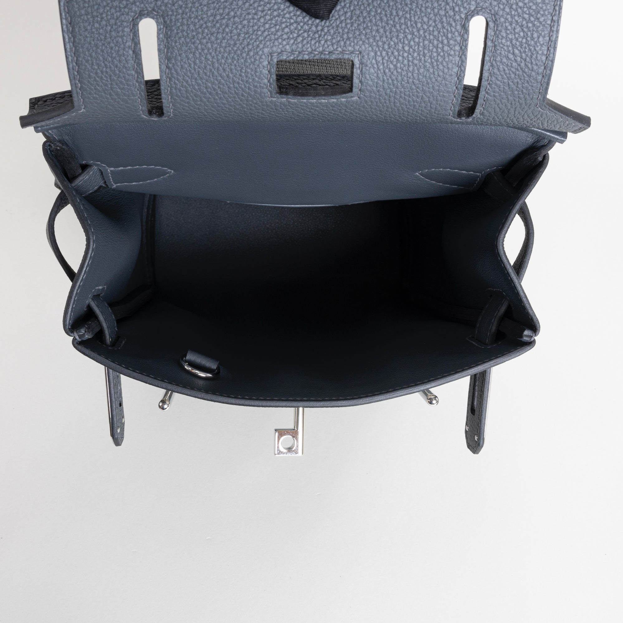 HAC A DOS TOGO LEATHER GRIS MISTY WITH PALLADIUM HARDWARE (PHW)