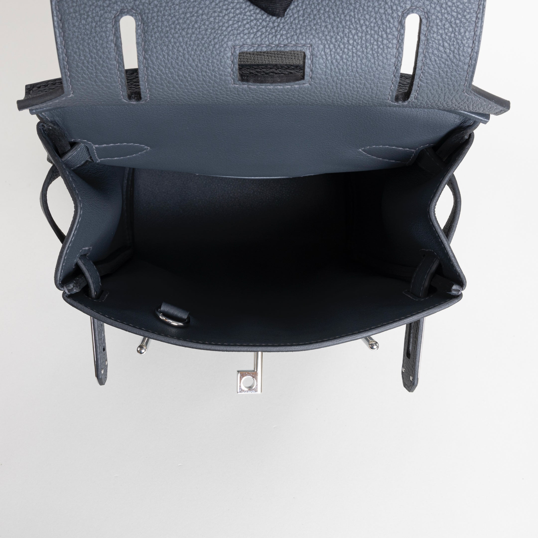 HAC A DOS TOGO LEATHER GRIS MISTY WITH PALLADIUM HARDWARE (PHW)