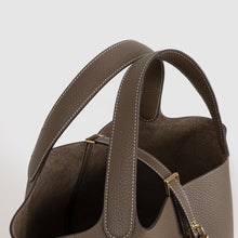 PICOTIN 22 LOCK CLEMENCE LEATHER ETOUPE WITH GOLD HARDWARE (GHW)