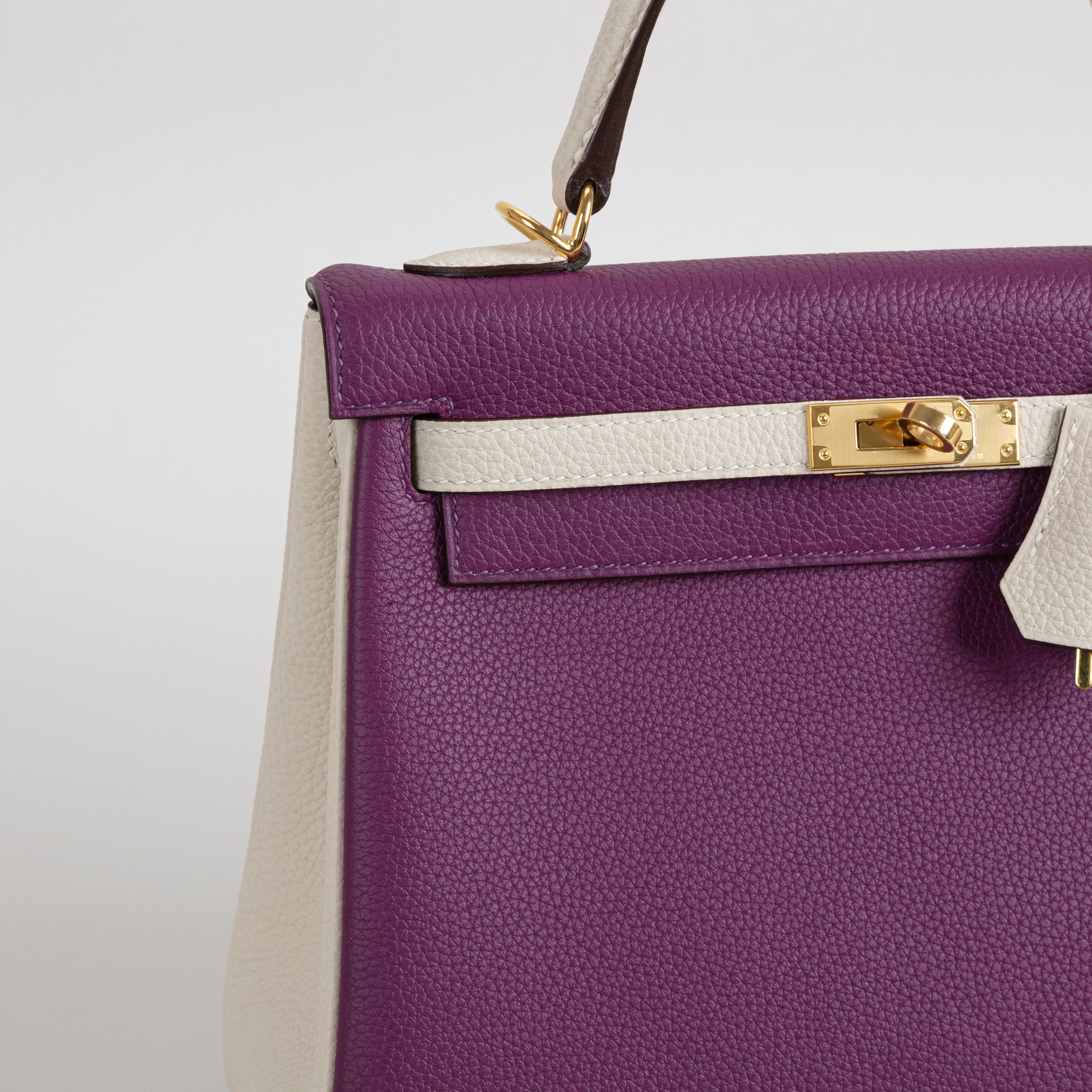 KELLY 25 TOGO LEATHER HORSESHOE STAMP (HSS) BI-COLOR ANEMONE & CRAIE WITH GOLD HARDWARE (GHW)