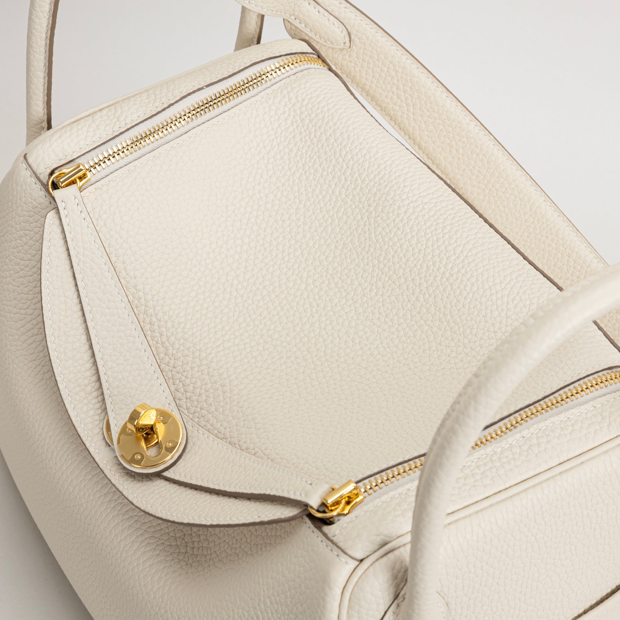 LINDY 26 CLEMENCE LEATHER BETON WITH GOLD HARDWARE (GHW)