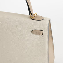 KELLY 25 EPSOM LEATHER HORSESHOE STAMP (HSS) BI-COLOR CRAIE & TRENCH WITH GOLD HARDWARE (GHW)
