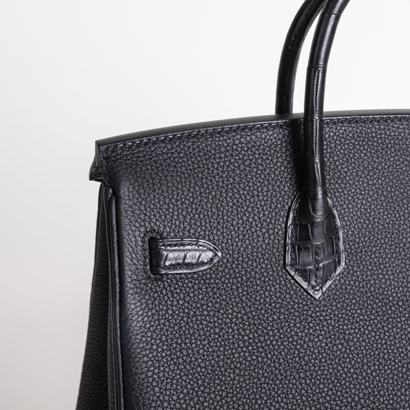 BIRKIN 25 TOUCH MATTE MISSISSIPPIENSIS ALLIGATOR LEATHER & TOGO LEATHER NOIR (BLACK) WITH GOLD HARDWARE (GHW)