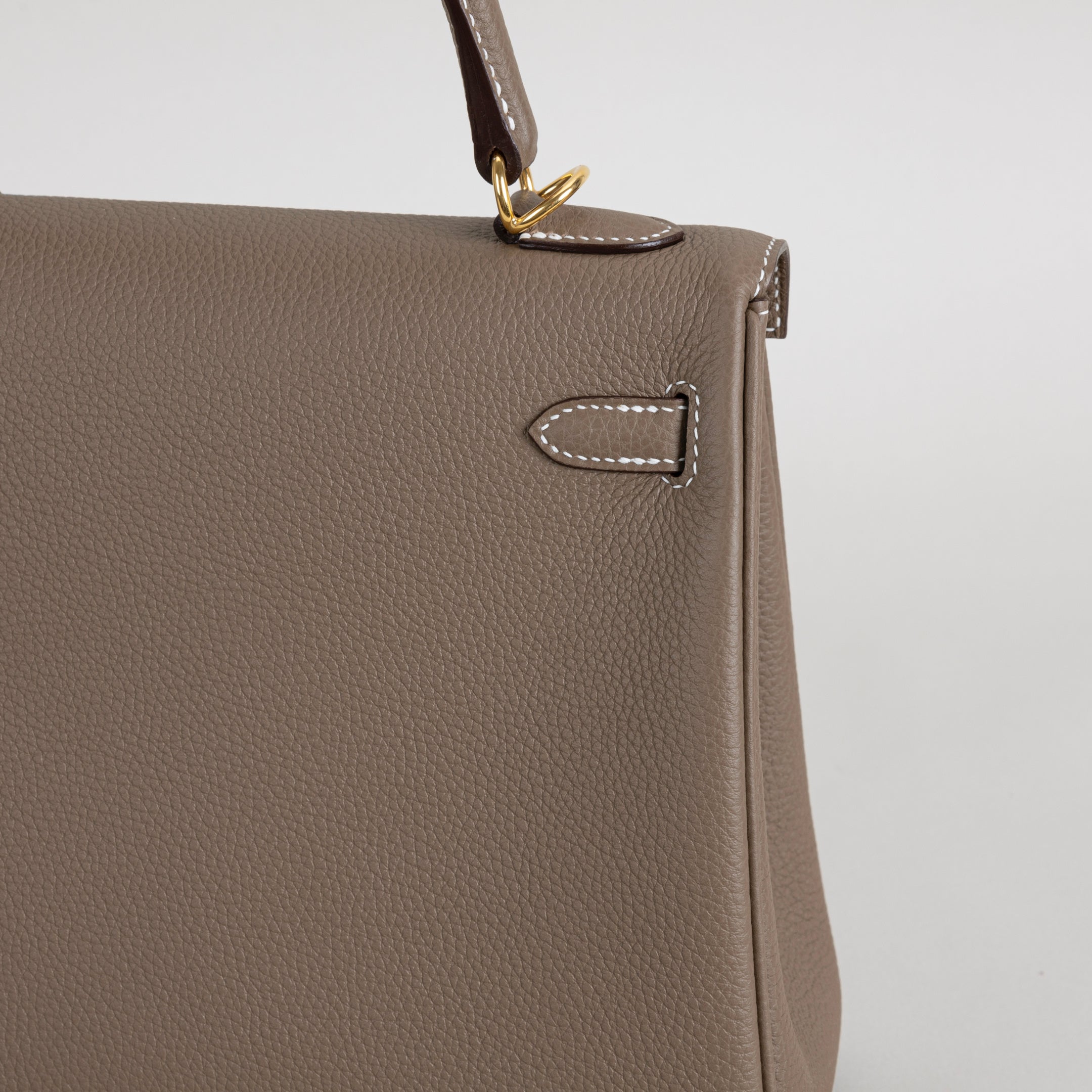 KELLY 25 TOGO LEATHER ETOUPE WITH GOLD HARDWARE (GHW)