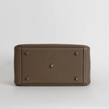 LINDY 30 CLEMENCE LEATHER ETOUPE WITH PALLADIUM HARDWARE (PHW)