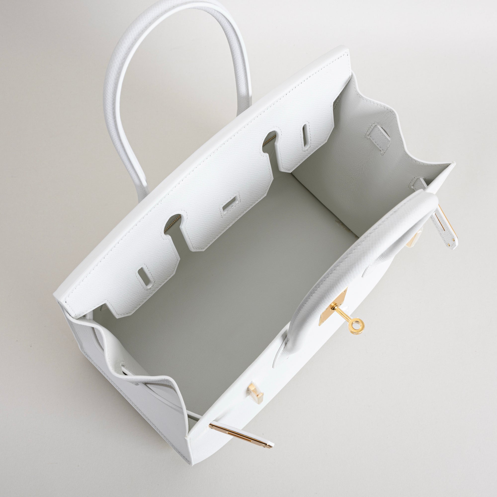 BIRKIN 30 (SELLIER SHAPE) EPSOM LEATHER WHITE WITH GOLD HARDWARE (GHW)