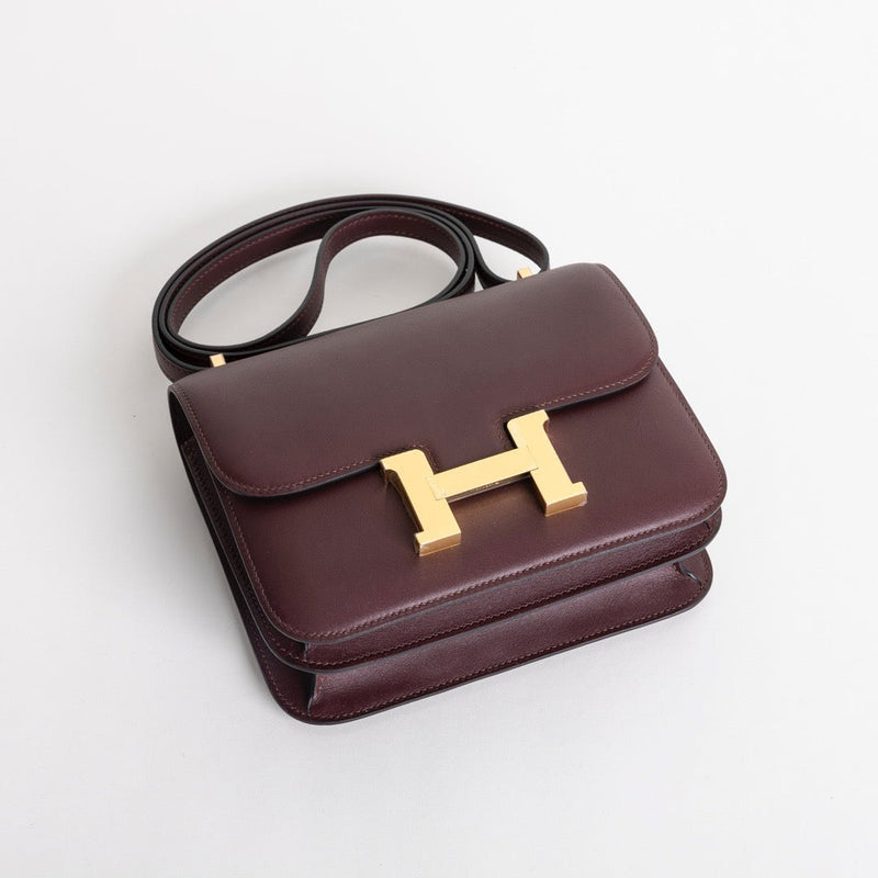 CONSTANCE 18 (MINI) SWIFT LEATHER BORDEAUX WITH GOLD HARDWARE (GHW)