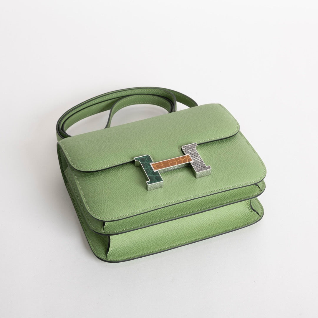 CONSTANCE 18 (MINI) EPSOM LEATHER VERT CRIQUET WITH MARQUETTE HARDWARE (MHW)