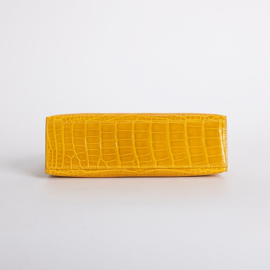 KELLY POCHETTE SHINY MISSISSIPPIENSIS ALLIGATOR LEATHER JAUNE AMBRE WITH GOLD HARDWARE (GHW)