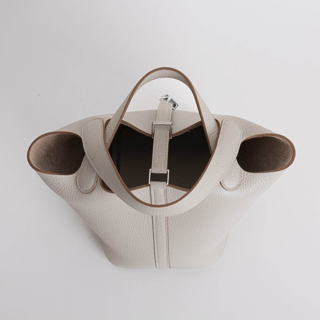 PICOTIN 18 LOCK CLEMENCE LEATHER GRIS PALE WITH PALLADIUM HARDWARE (PHW)