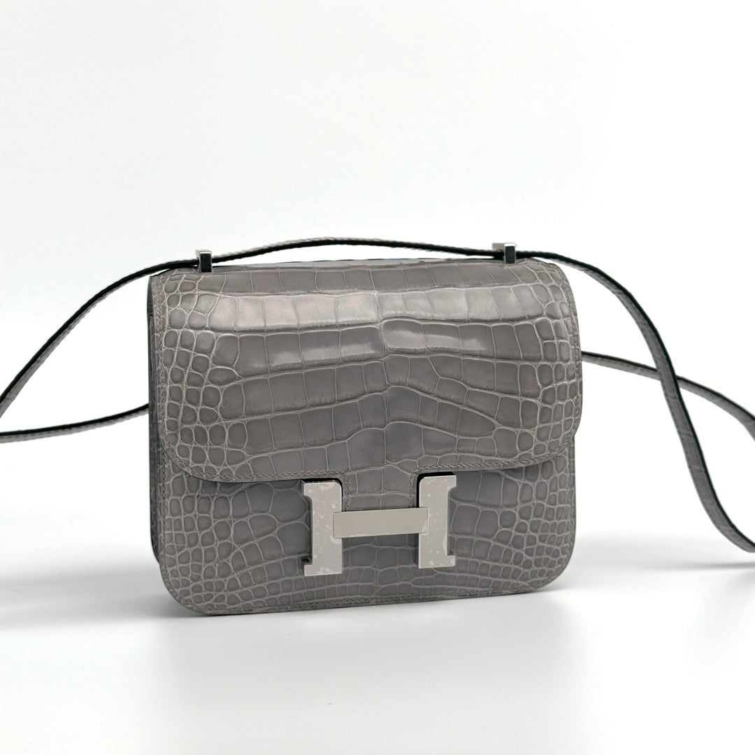 CONSTANCE 18 (MINI) SHINY MISSISSIPPIENSIS ALLIGATOR LEATHER GRIS TOURTERELLE WITH PALLADIUM HARDWARE (PHW)