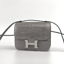 CONSTANCE 18 (MINI) SHINY MISSISSIPPIENSIS ALLIGATOR LEATHER GRIS TOURTERELLE WITH PALLADIUM HARDWARE (PHW)
