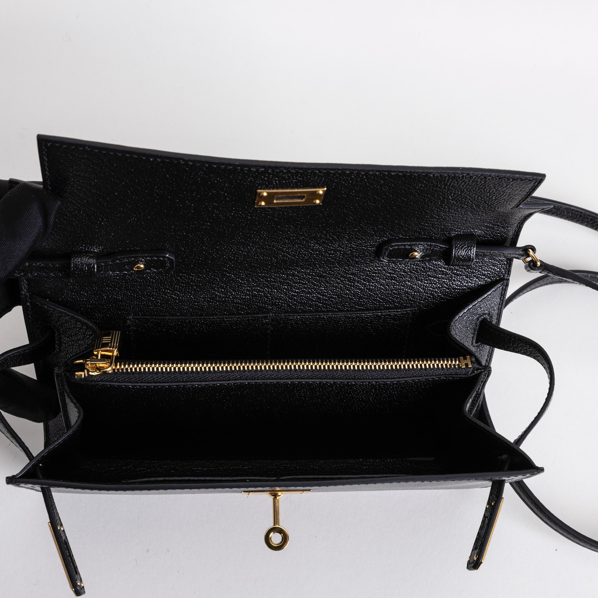 KELLY TO GO CHEVRE LEATHER NOIR (BLACK) WITH GOLD HARDWARE (GHW)